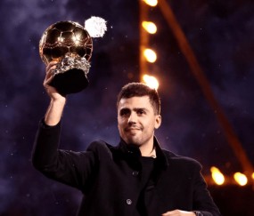 周薪22万英镑！罗德里示好皇马或只为索要高薪，曾有望拿曼城顶薪