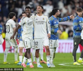 西甲-维尼修斯双响巴尔韦德破门+红牌 10人皇马3-2马竞